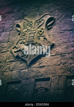 Hogwarts House Crest: The Making of Harry Potter Warner Bros Studio Tour, Studio Tour Dr, Leavesden, Watford WD25 7LR Vereinigtes Königreich Stockfoto