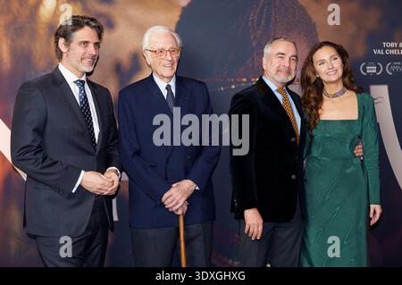Ludwig Prinz von Bayern, Herzog Franz von Bayern, Thomas Greinwald und Sophie-Alexandra Prinzessin von Bayern bei der Premiere des Kinofilms Nawi - Dear Future Me in der Astor Film Lounge im Arri. München, 02.03.2026 *** Ludwig Prinz von Bayern, Herzog Franz von Bayern, Thomas Greinwald und Sophie Alexandra Prinzessin von Bayern bei der Premiere des Spielfilms Nawi liebe Zukunft Me in der Astor Film Lounge im Arri München, 02 03 2026 Foto:Xn.xKolinzx/xFuturexImagex nawi 6359 Stockfoto