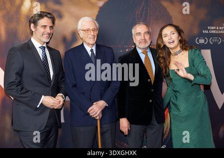 Ludwig Prinz von Bayern, Herzog Franz von Bayern, Thomas Greinwald und Sophie-Alexandra Prinzessin von Bayern bei der Premiere des Kinofilms Nawi - Dear Future Me in der Astor Film Lounge im Arri. München, 02.03.2026 *** Ludwig Prinz von Bayern, Herzog Franz von Bayern, Thomas Greinwald und Sophie Alexandra Prinzessin von Bayern bei der Premiere des Spielfilms Nawi liebe Zukunft Me in der Astor Film Lounge im Arri München, 02 03 2026 Foto:Xn.xKolinzx/xFuturexImagex nawi 6360 Stockfoto