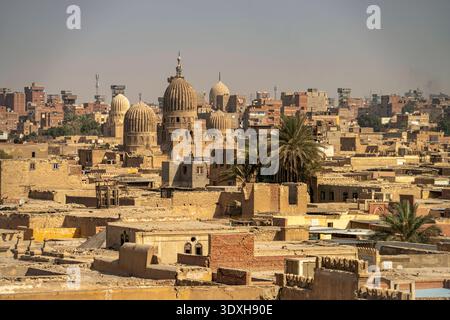 Totenstadt Kairo Blick über die Stadt der Toten in Kairo, Ägypten, Afrika Blick über die Stadt der Toten oder Kairo Nekropolis in Kairo, Ägypten, Afrika Stockfoto