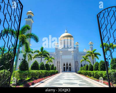 Nahaufnahme der Omar Ali Saifuddien Moschee in Bruneis Hauptstadt, der wichtigsten Moschee von Brunei. Stockfoto
