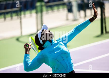 INDIAN WELLS, KALIFORNIEN - 2. MÄRZ: Sloane Stephens aus den USA im Training während der BNP Paribas Open im Indian Wells Tennis Garden am 2. März 2026 in Indian Wells, Kalifornien. Stockfoto