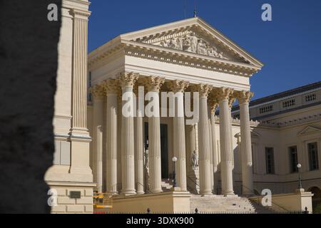 Berufungsgericht Montpellier, Cour d'Appel de Montpellier. Großes neoklassizistisches Gebäude aus dem 19. Jahrhundert mit einem monumentalen Portikus mit korinthischem c Stockfoto