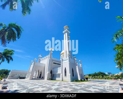 Nahaufnahme der Omar Ali Saifuddien Moschee in Bruneis Hauptstadt, der wichtigsten Moschee von Brunei. Stockfoto