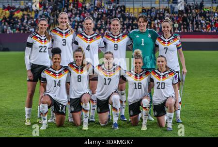 Dresden, Deutschland. März 2026. Deutschland, Dresden, Deutschland vs Slowenien, Länderspiel, Fussball, FIFA, Spielzeit 2026/2027, WM-Qualifikation, Rudolf-Harbig-Stadion, 1. Spieltag im Bild: Startelf Deutschland DFB/DFL-VORSCHRIFTEN VERBIETEN JEDE VERWENDUNG VON FOTOGRAFIEN ALS BILDSEQUENZEN UND/ODER QUASI-VIDEO, 03.03.2026 (Foto von HMB Media/Hendrik Hamelau/SIPA USA) Credit: SIPA USA/Alamy Live News Stockfoto