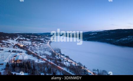 Blick aus der Vogelperspektive über die Skigebiete in Åre, Schweden, im Winter Stockfoto