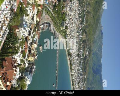 Alanya, Türkei, Türkische Riviera, Türkische Südküste, Hafenstadt, Touristenattraktion, Reise, Tourismus, Urlaub, Küste, Strand, Strand, Taurusgebirge Stockfoto