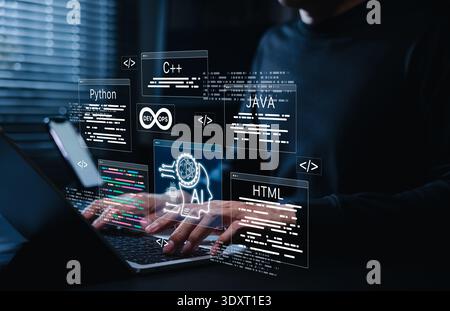 KI-Codierungsassistent und Programmierunterstützung. Programmierer verwenden Laptop mit KI-Codierungsassistent und farbenfrohem Programmcode, Stockfoto