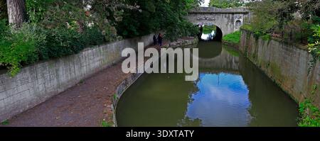 Der Kennet- und Avon-Kanal in Sydney Gardens, Bath, England Stockfoto