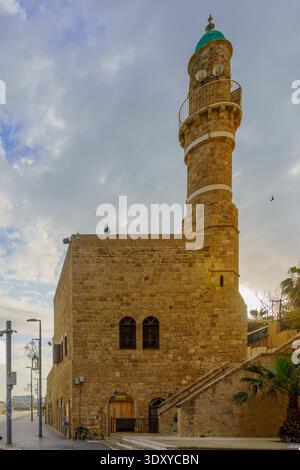 Tel-Aviv, Israel - 25. Februar 2026: Blick auf die Al-Bahr-Moschee in der Altstadt von Jaffa, heute Teil von Tel-Aviv-Yafo, Israel Stockfoto