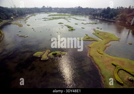 INDONESIEN 1993: Taman Mini Panoramablick. Yakarta, Java Stockfoto