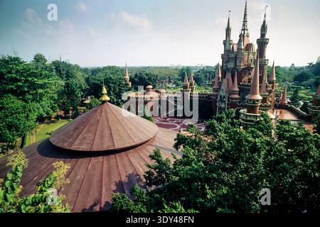 INDONESIEN 1993: Taman Mini Panoramablick. Yakarta, Java Stockfoto