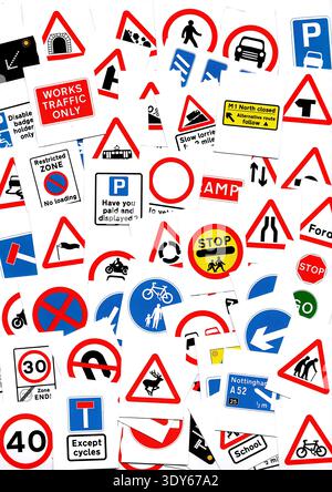 Moderne Straßen- und Verkehrsschilder aus dem Vereinigten Königreich isoliert auf weißem Hintergrund. Stockfoto