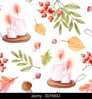 Wasserfarben Herbst Hygge nahtloses Muster mit Kerzen, Beeren, Blättern und Pilzen. Gemütlicher Herbsthintergrund für Textilien, Verpackungen. Stockfoto