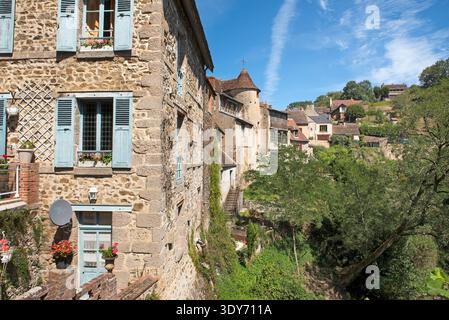 Gargilesse-Dampierre verfügt über Steinbauten und Grünanlagen in der Region Berry in Frankreich Stockfoto