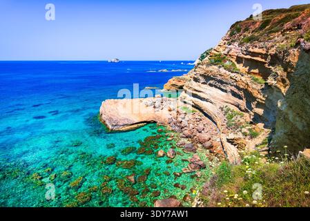Kefalonia, Griechenland. Paralia Amandakis ist ein malerischer Strand auf der Insel Cephalonia, griechisch-Ionisches Archipel Stockfoto