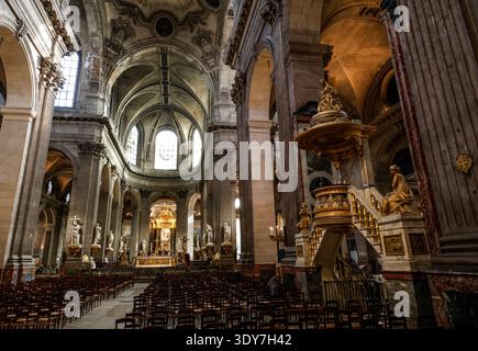 KIRCHE SAINT SULPICE PARIS Stockfoto