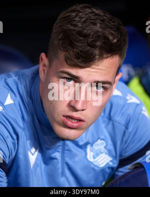 Luka Sucic von Real Sociedad sieht beim Copa del Rey-Spiel zwischen Real Sociedad und Athletic Club am 4. März 2026 in San S. zu Stockfoto