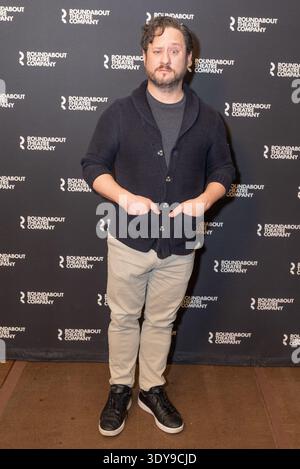 New York, NY, 6. März 2026: Christopher Fitzgerald nimmt am 6. März 2026 an der Broadway-Presseveranstaltung „Fallen Angels“ in den New 42nd St Studios in New York, NY Teil. Quelle: Lev Radin/Alamy News Live Stockfoto