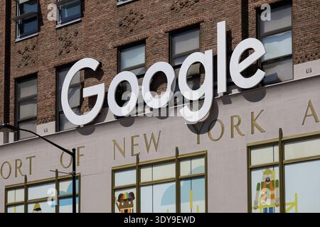 Google Signage auf der Außenseite des New York City Bürogebäudes des Unternehmens, Manhattan, USA Stockfoto