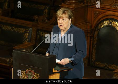 Hamburgs erster Bürgermeister Dr. Peter Tschentscher empfängt die Ehrengäste beim Matthiae-Mahl 2026 im Hamburger Rathaus, Hamburg, Deutschland, am 6. März 2026. Angela Merkel ehemalige Bundeskanzlerin der Bundesrepublik Deutschland haelt eine Ansprache Hamburgs erster Bürgermeister Dr. Peter Tschentscher begrüßt die Ehrengäste beim Matthiae Dinner 2026 im Hamburger Rathaus am 6. März 2026. Hält die Begrüßungsrede, Angela Merkel, ehemalige Bundeskanzlerin der Bundesrepublik Deutschland, hält eine Rede. *** Hamburgs erster Bürgermeister Dr. Peter Tschentscher begrüßt die Ehrengäste Stockfoto