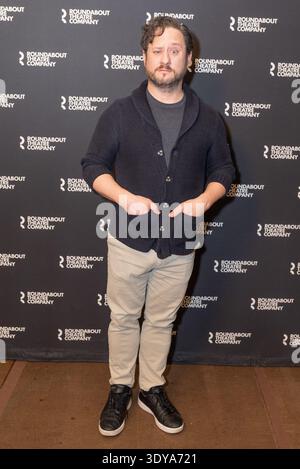 6. März 2026, New York, New York, Vereinigte Staaten: Christopher Fitzgerald nimmt am 6. März 2026 an der Broadway-Presseveranstaltung „Fallen Angels“ in den New 42nd St Studios in New York, NY Teil. (Kreditbild: © Lev Radin/Pacific Press via ZUMA Press Wire) NUR REDAKTIONELLE VERWENDUNG! Nicht für kommerzielle ZWECKE! Stockfoto