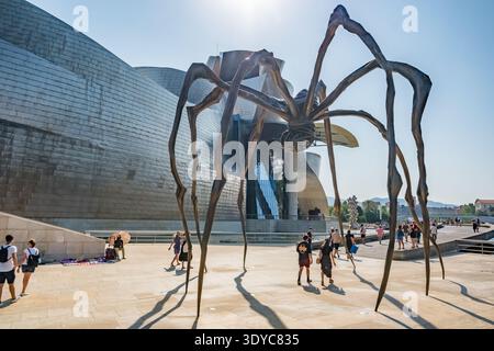 Maman Spinnenskulptur und Guggenheim Museum in Bilbao Spanien Stockfoto