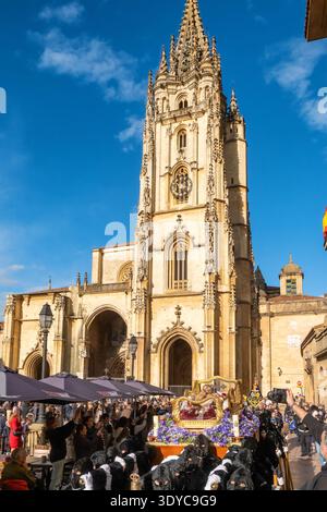 Karwoche Santa Semana am Karfreitag in Oviedo, Asturien, Spanien Stockfoto