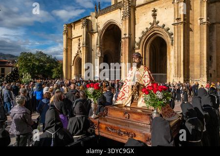 Karwoche Santa Semana am Karfreitag in Oviedo, Asturien, Spanien Stockfoto