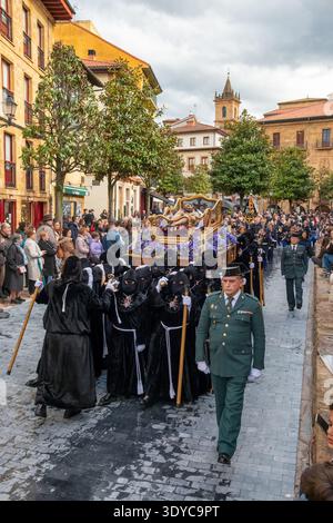 Karwoche Santa Semana am Karfreitag in Oviedo, Asturien, Spanien Stockfoto