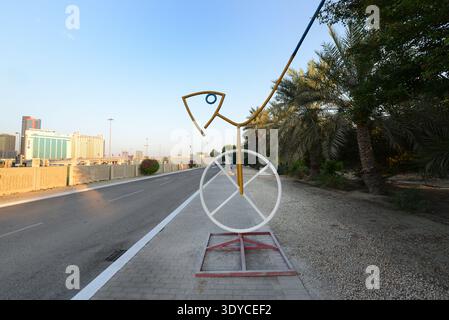 Skulpturen, ausgestellt vor dem Nationalmuseum in Manama, Bahrain. Stockfoto