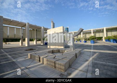 Skulpturen, ausgestellt vor dem Nationalmuseum in Manama, Bahrain. Stockfoto
