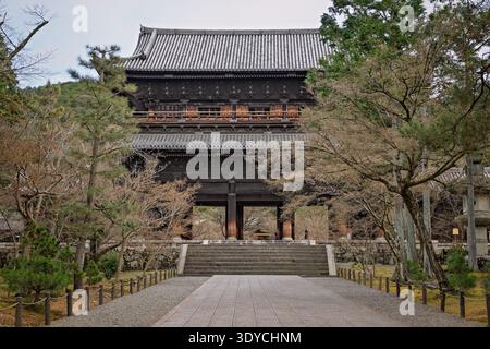 Kyoto, Japan - Januar 2026: Sanmon-Tor am Nanzen-JI-Tempel Kyoto Stockfoto