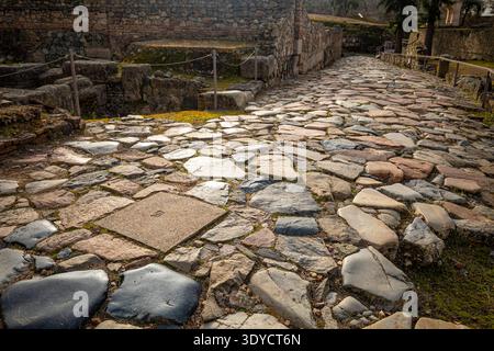 Römerstraße in der archäologischen Zone von Morerias in Merida, Badajoz, Extremadura, Spanien, UNESCO-Weltkulturerbe Stockfoto