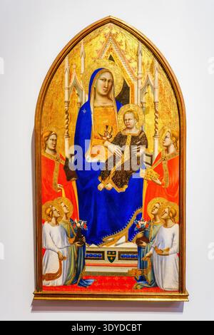 Madonna und Kind thront mit der Heiligen Maria Magdalen, der Heiligen Katharina von Alexandria und den Engeln. 1355 von Taddeo Gaddi (ca. 1290–1366) Tempera on Wood Storage – Tempera on Wood Stockfoto
