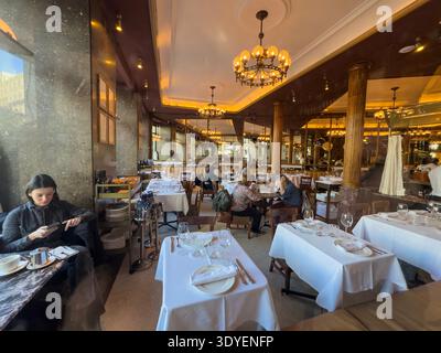Café Comercial, Glorieta de Bilbao, Madrid, Spanien Stockfoto