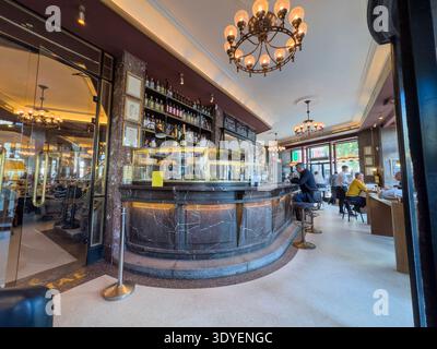 Café Comercial, Glorieta de Bilbao, Madrid, Spanien Stockfoto