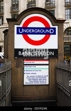 London, Großbritannien - 10. September 2025; Londoner U-Bahn-Schild mit Streckeninformationen der Linien an der Bank Station Stockfoto