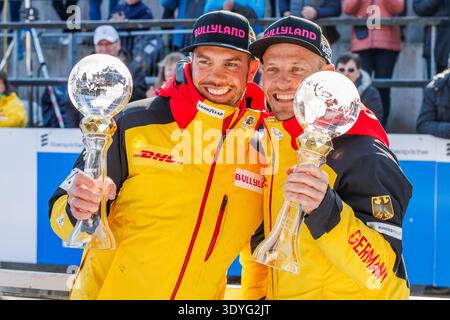 Tobias Wendl und Tobias Arlt (Deutschland) gewinnen den Gesamtweltcup im Doppelsitzer; Jubel, 07.03.2026, Altenberg (Deutschland), Eberspächer Rennrodel-Weltmeisterschaft Altenberg Stockfoto