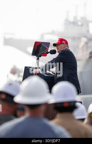 Präsident Donald J. Trump kommt am Freitag, den 27. Februar 2026, um im Hafen von Corpus Christi, Texas, eine Stellungnahme zum Thema Energie zu halten. Stockfoto