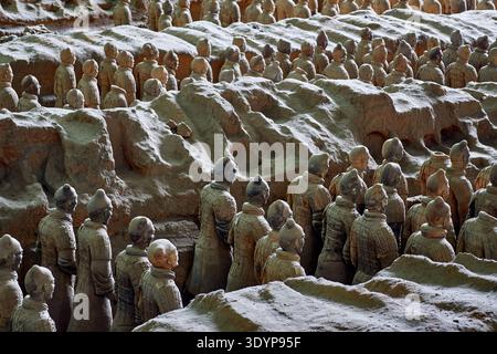 Rückansicht der berühmten Terrakotta-Armeekrieger im Mausoleum von Kaiser Qin Shi Huang in Xi'an Stockfoto