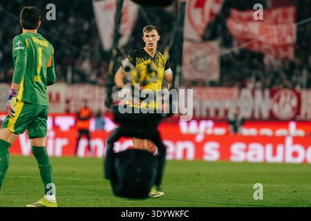 1.FC Köln vs. Borussia Dortmund, Fußball, Köln, Deutschland, Bundesliga, Nico Schlotterbeck (#4 - Borussia Dortmund) Stockfoto