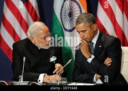 US-Präsident Barack Obama hält bilaterales Treffen mit dem indischen Premierminister Narendra Modi während des Rahmenübereinkommens der Vereinten Nationen über Klimaänderungen (COP21), Parc des Expositions du Bourget, Le Bourget, Paris, Frankreich, Pete Souza, Office of White House Photography, 30. November 2015 Stockfoto