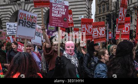 Internationaler Frauentag märz/die Millionen Frauen erheben sich in London gegen Gewalt gegen Frauen und fordern Gleichstellung. Stockfoto