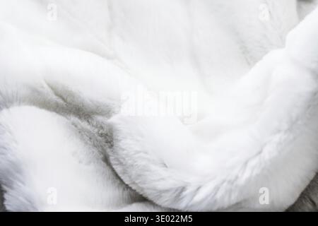 Fashion Design, warme Winterkleidung und Vintage material Konzept - Luxus weißen Pelzmantel Textur Hintergrund, künstliche Gewebe detail Stockfoto