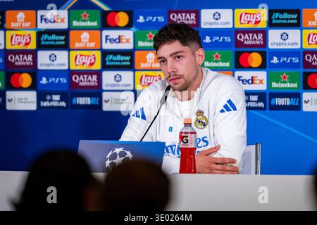 Madrid, Madrid, Spanien. März 2026. MADRID, SPANIEN - 10. MÄRZ: Federico Valverde von Real Madrid spricht während der Trainingssitzung und Pressekonferenz vor dem Achtelfinale der UEFA Champions League 2025/26 gegen Manchester City FC in Ciudad Real Madrid am 10. März 2026 in Madrid. (Kreditbild: © Alberto Gardin/ZUMA Press Wire) NUR REDAKTIONELLE VERWENDUNG! Nicht für kommerzielle ZWECKE! Stockfoto