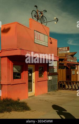 Wüstenarchitektur am Twentynine Palms Highway in Joshua Tree, Kalifornien Stockfoto