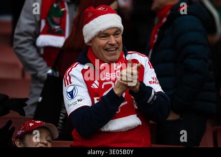 Emirates Stadium, London, Großbritannien – 6. Dezember 2025: Arsenal Women trifft im Emirates Stadium auf Liverpool Women in einem Spiel der Barclays Women’s Super League. Stockfoto