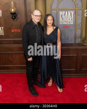 Steve Buscemi und Karen Ho nehmen am 10. März 2026 an der US-Premiere von Netflix's Peaky Blinders: The Immortal man im DGA Theater in New York teil. Stockfoto