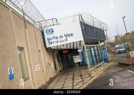 Sullom Voe Terminal, Shetland, Schottland: Von EnQuest betriebenes Terminal für Öl- und Gasaufbereitung und -Export auf dem nördlichen Festland der Shetland Islan Stockfoto